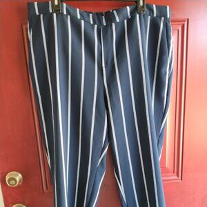 Old Navy wide leg ankle pants - Size 18